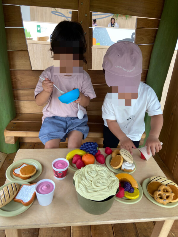 おままごとのコーナーもあります