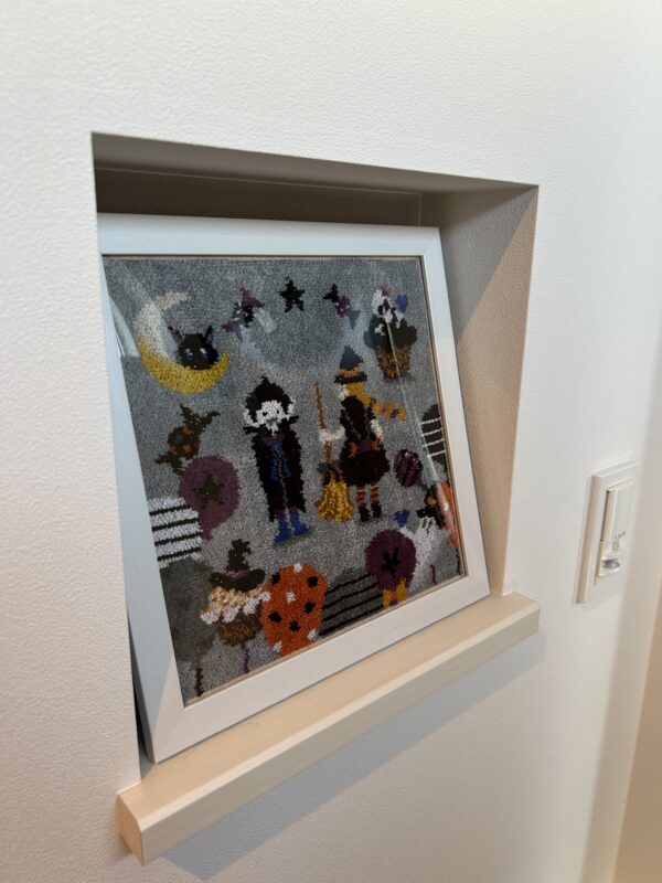 フェイラーのハンカチを額に入れてインテリアの一部に